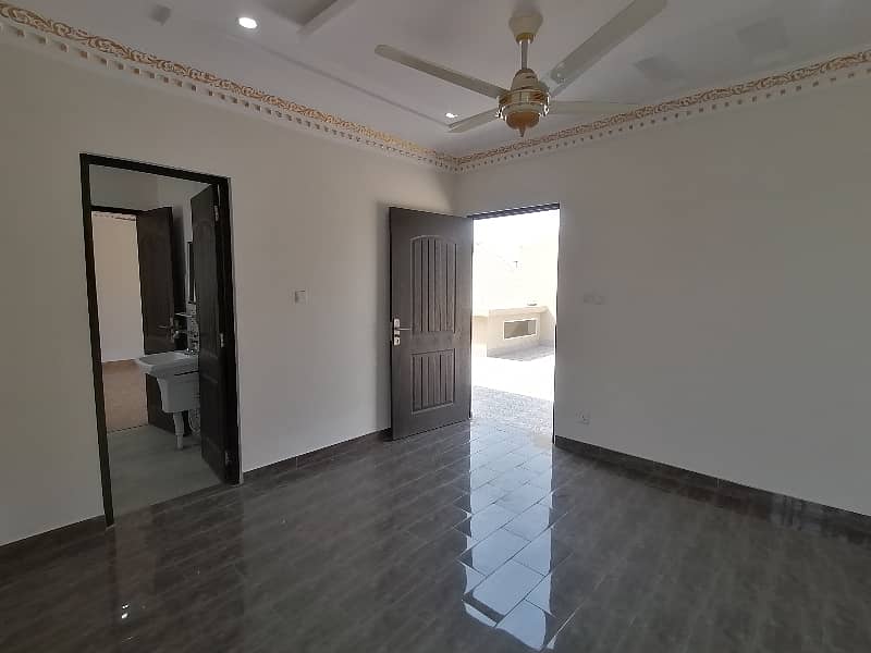 Upper Portion Of 10 Marla Available For rent In Allama Iqbal Town - Raza Block 1