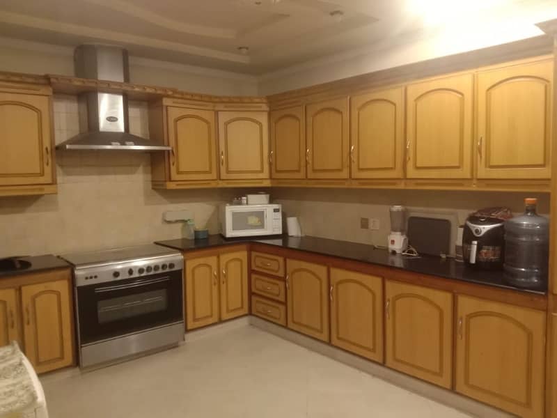 Upper Portion 10 Marla For rent In Allama Iqbal Town - Umar Block 1