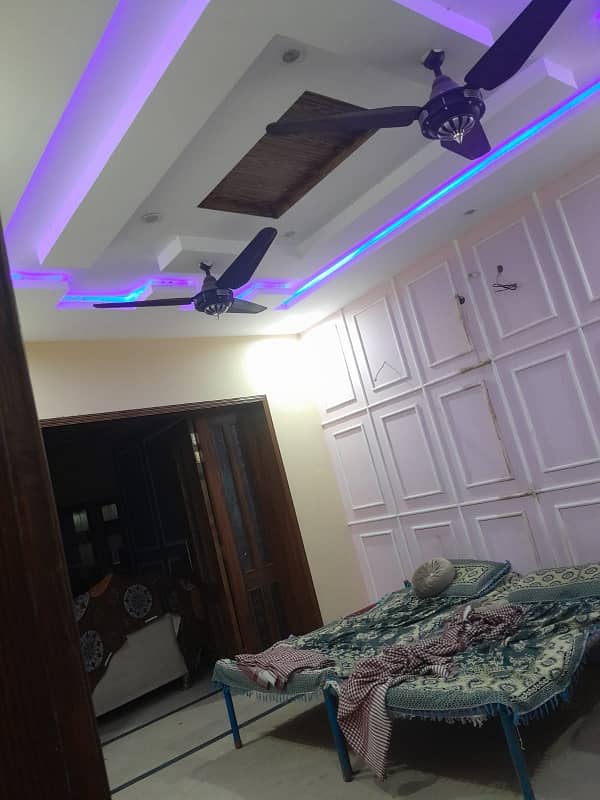 Upper Portion 10 Marla For rent In Allama Iqbal Town - Umar Block 19