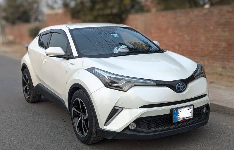 Toyota C-HR 2017 1