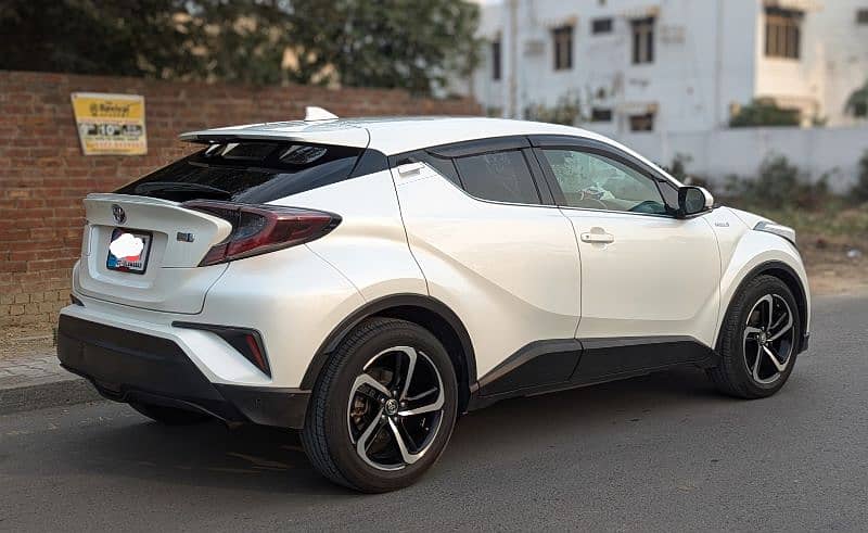 Toyota C-HR 2017 4