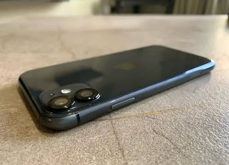 IPHONE 11 factory unlocked 2