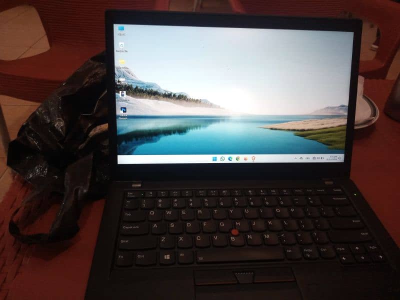 lenovo t470 corei7 7the gen 8GB/256GB ssd 1