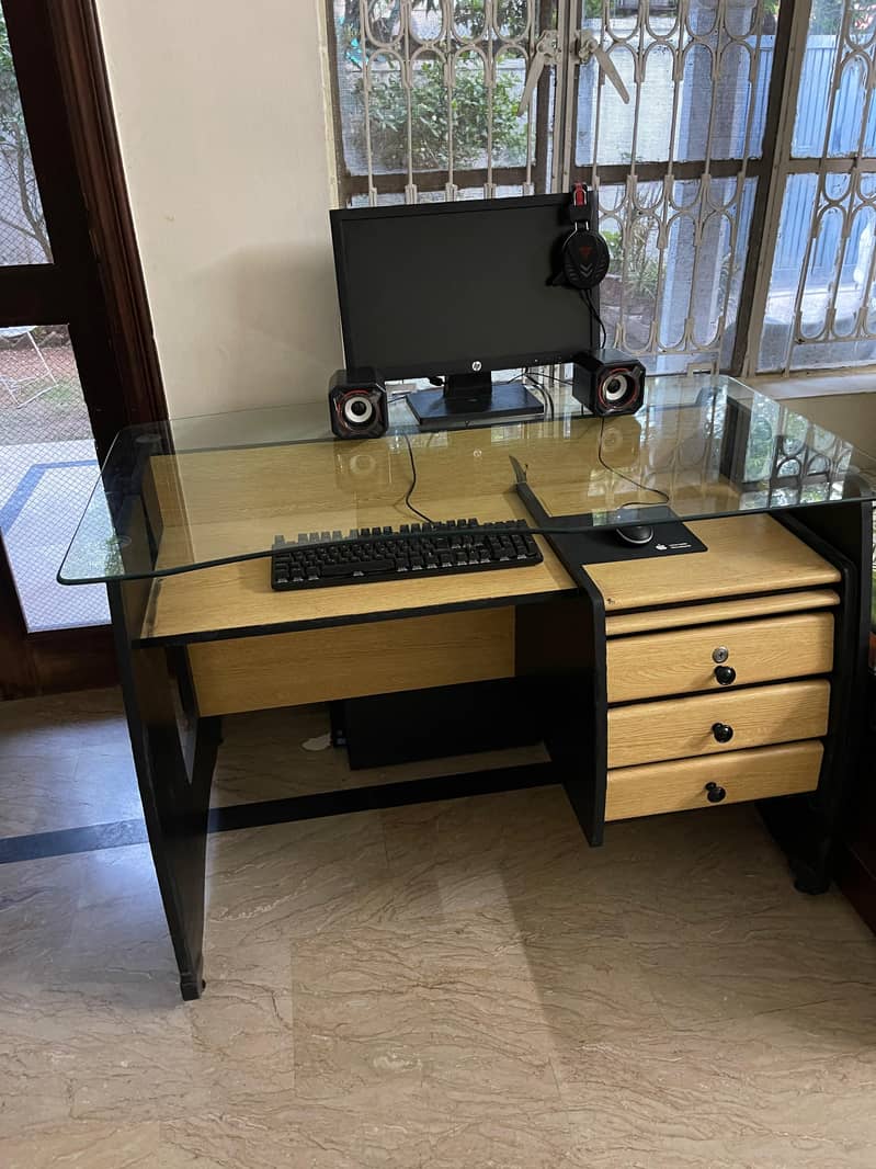 Table with revolving Chair For sale 3