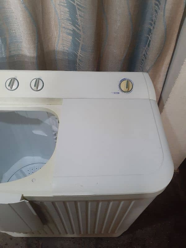 Haier washing machine and dryer (HWM 100-AS) 5