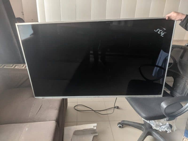 Sony bravia LED 65' android screen broken 0