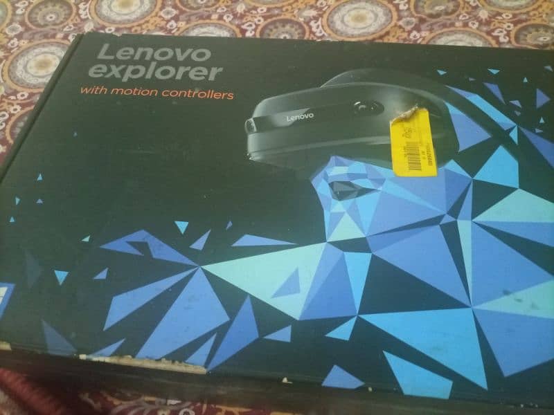 Lenovo Explorer VR headset 0