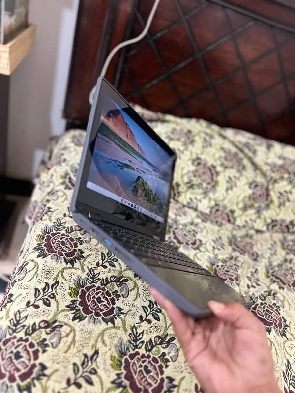 lenovo chrome book only 5 days use brand new exchange possible 1