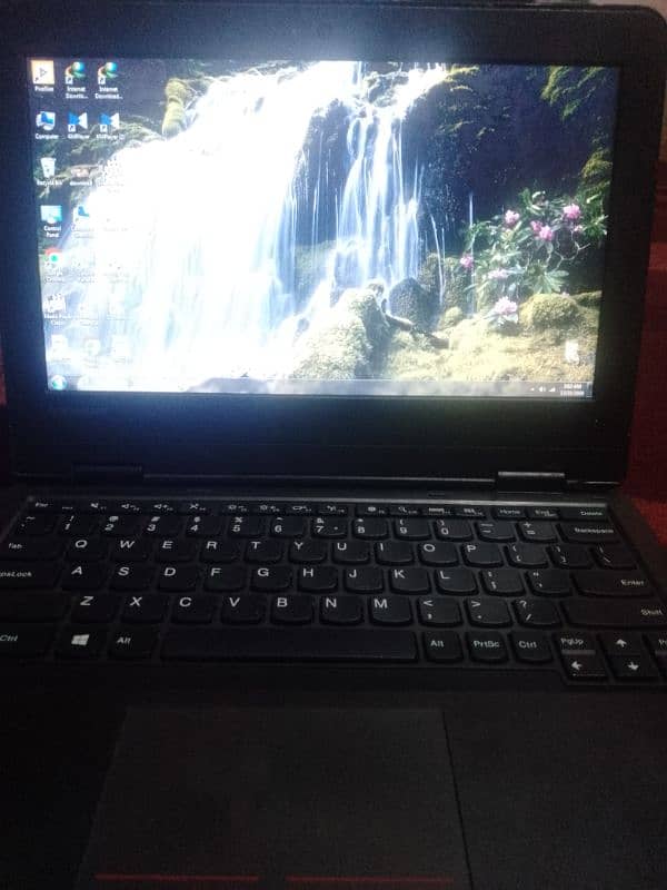 lenovo thinkpad intel(R) celeron(R) 4.00 gb 180 Ssd condition 10/7 2