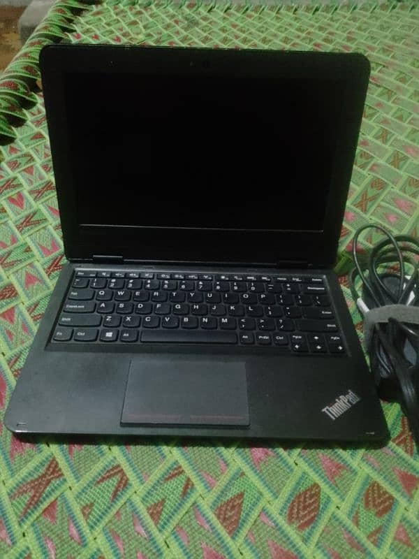 lenovo thinkpad intel(R) celeron(R) 4.00 gb 180 Ssd condition 10/7 7