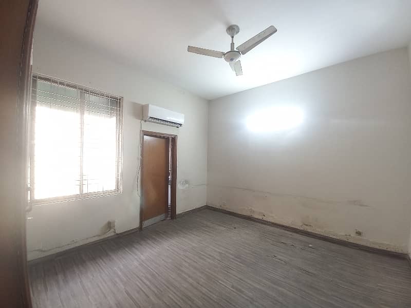 12 Marla Lower Portion Available For Rent In Johar Town G-1 Block Available For Silent Office 5