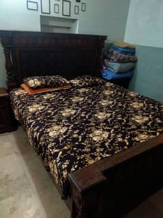 Chiniot furniture. bed 6×6+Dressing table+Almari+Divider+Seaty.