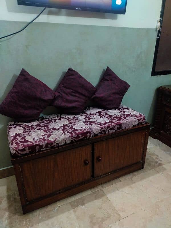 Chiniot furniture. bed 6×6+Dressing table+Almari+Divider+Seaty. 6