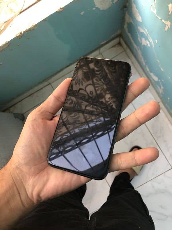 IPhone 11 pro jv non pta up for sale panel issue read ad 1