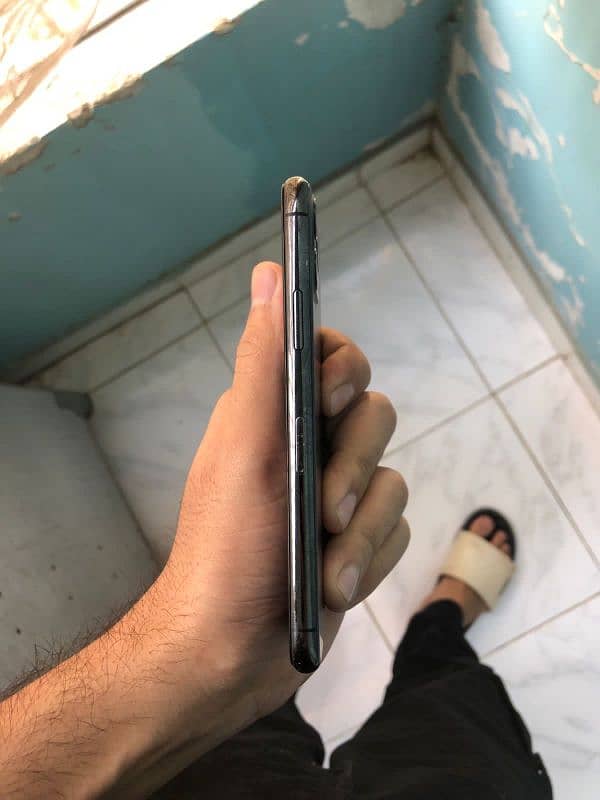 IPhone 11 pro jv non pta up for sale panel issue read ad 5