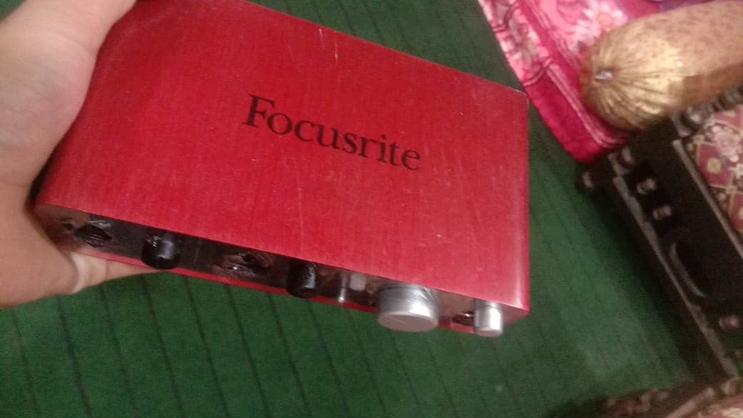 Focusrite Scarlett  2i2  Usb Audio Interface 0