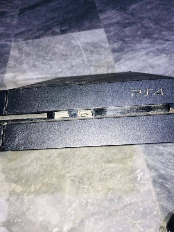 PS4 in good condition 1