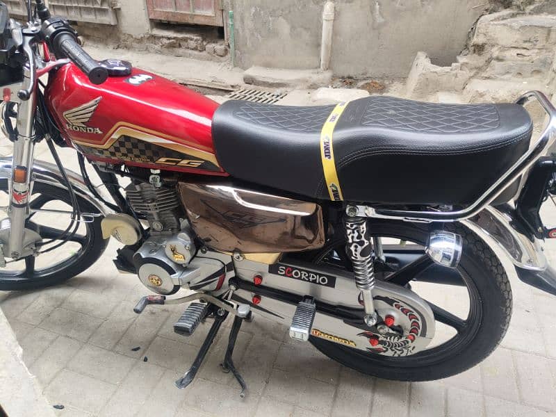 Honda 125 gold edition pesh invoice serial is EG185 1