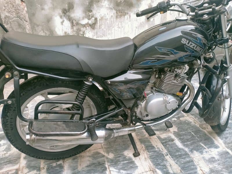 Suzuki GS 150 3