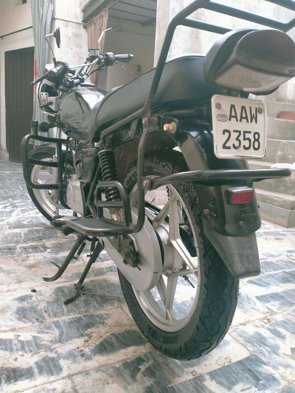 Suzuki GS 150 4