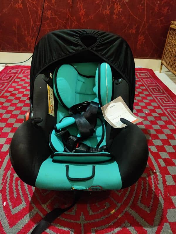 Baby car seat (carry cot for sale) 0