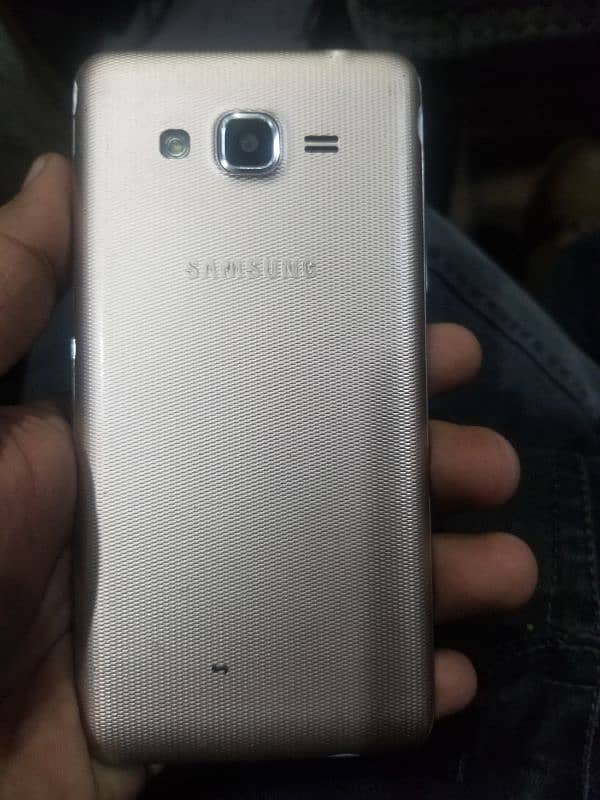 galaxy Grand prime in very Cheap price condition 10/8 1