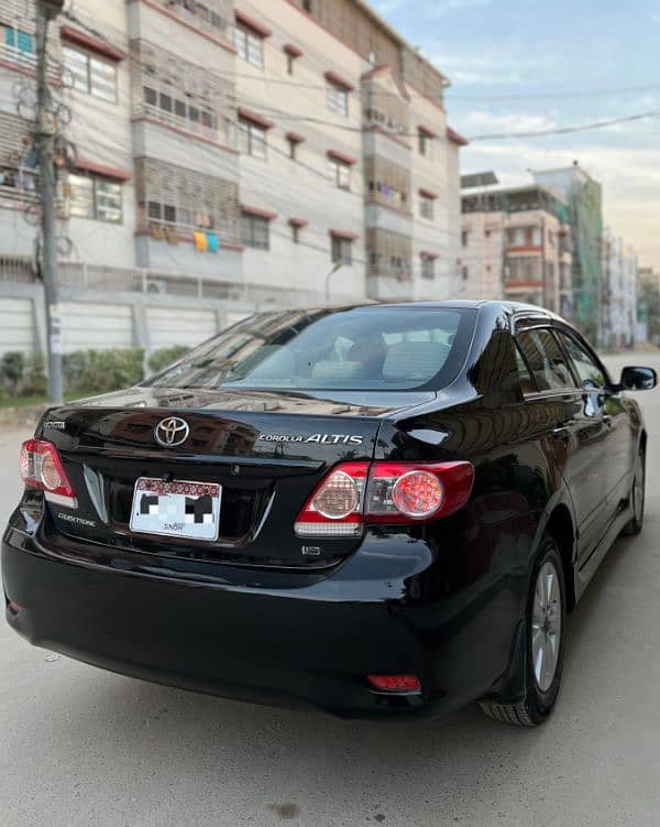 Toyota Corolla Altis 2012 Automatic Custronic 3