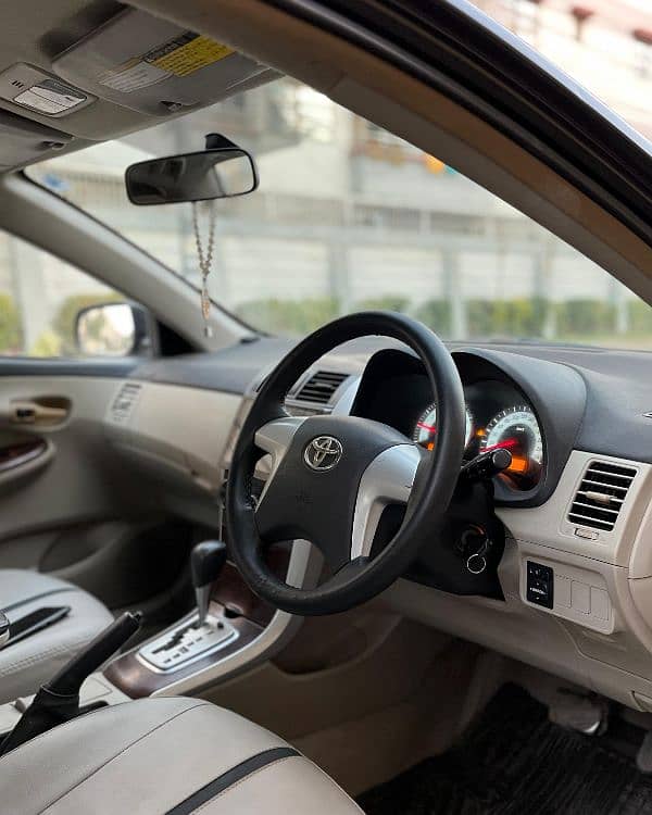 Toyota Corolla Altis 2012 Automatic Custronic 7