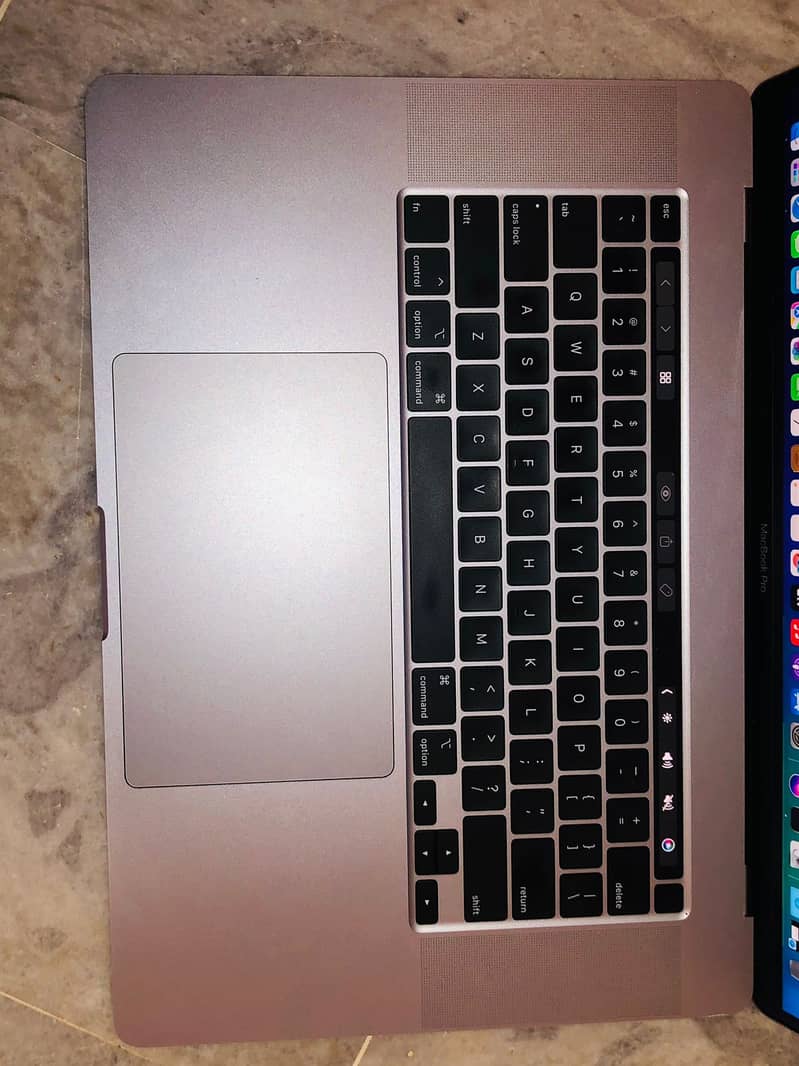 MacBook pro 2019  Intel processor i9 Display 15inch 32GB RAM 512 SSD 6