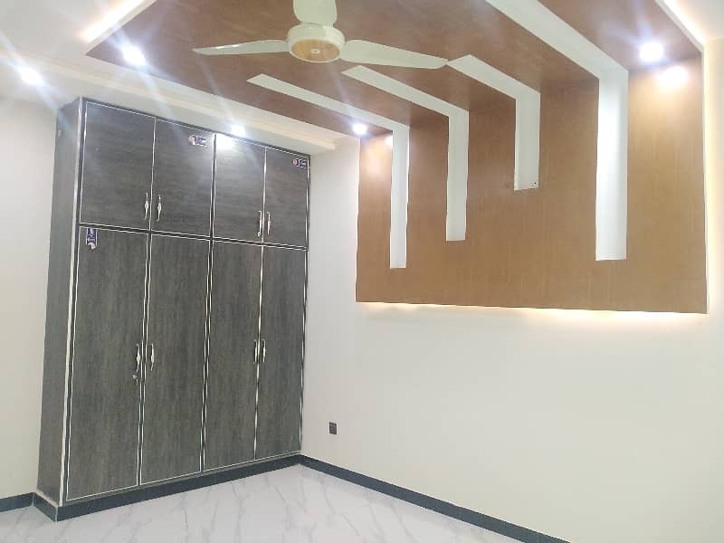 10 Marla House For Sale In Beautiful Faisal Town Phase 1 - Block A 3