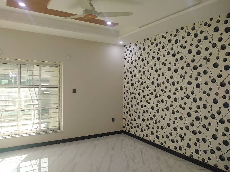 10 Marla House For Sale In Beautiful Faisal Town Phase 1 - Block A 4