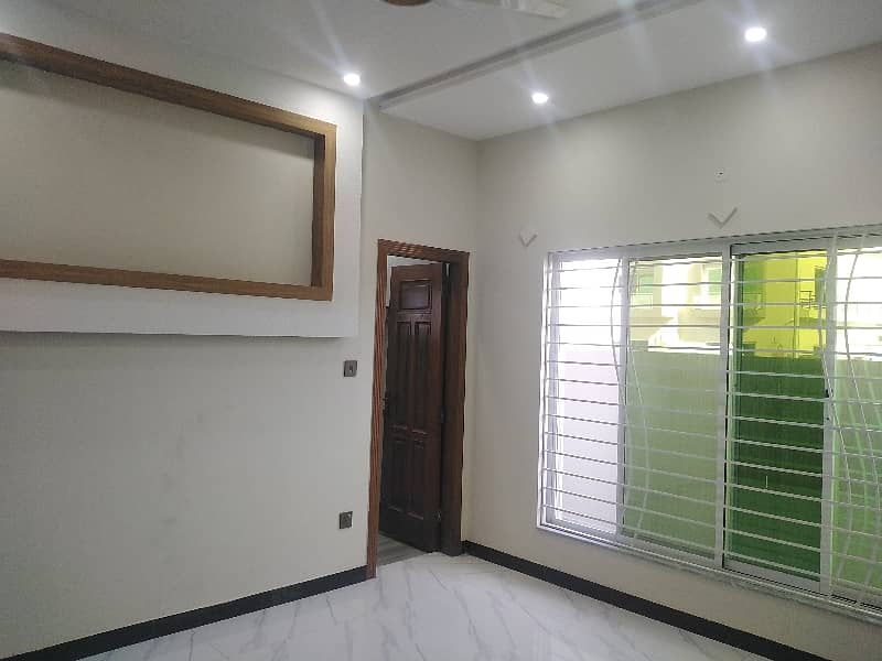 10 Marla House For Sale In Beautiful Faisal Town Phase 1 - Block A 7