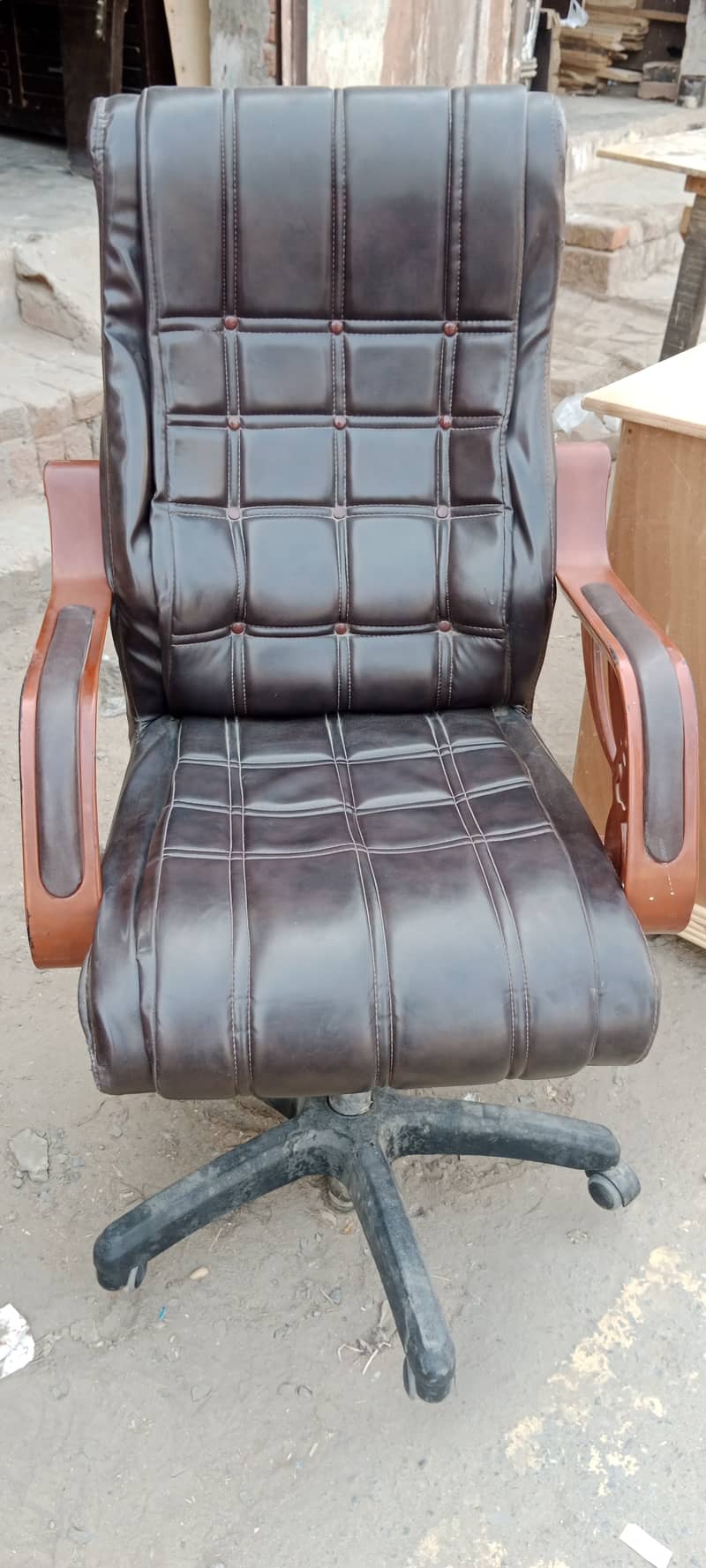 Office chair for sale faisalabad 2