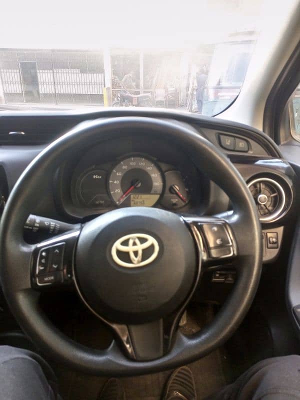 Toyota Vitz 2018 3