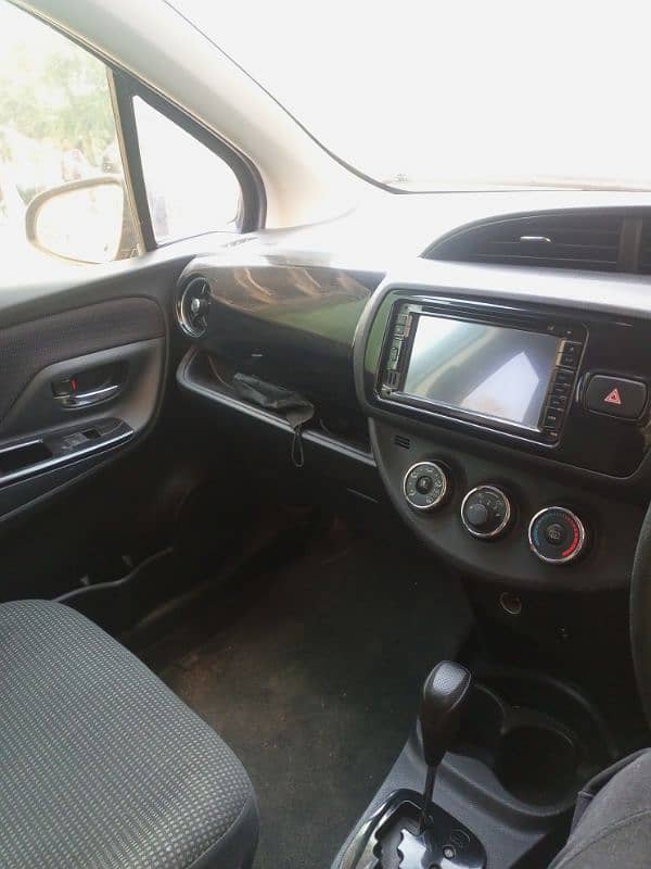 Toyota Vitz 2018 4