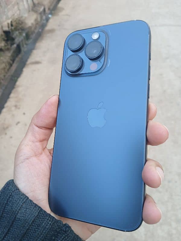 iphone 15 pro max blue titanium 0