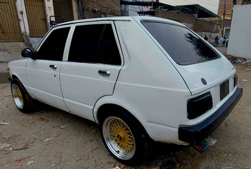 Toyota Starlet 1979 5