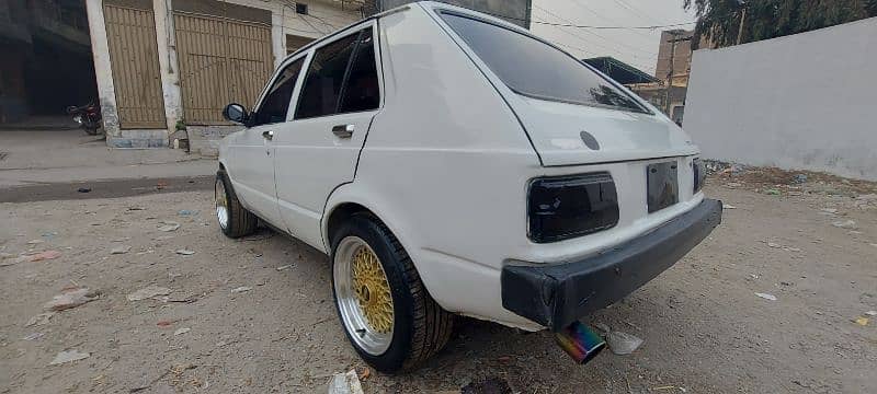 Toyota Starlet 1979 6