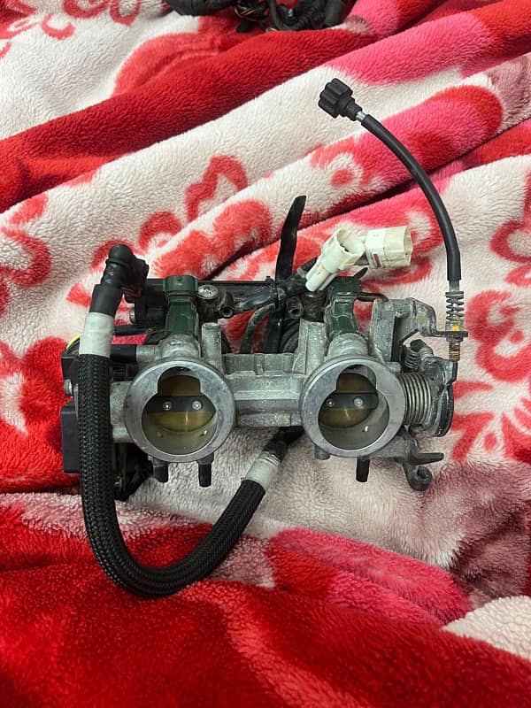 orignal Kawasaki 650 throttle body 1