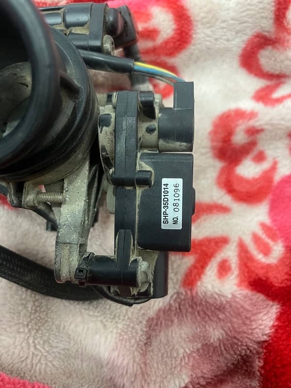 orignal Kawasaki 650 throttle body 3