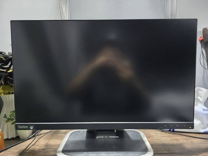 Lenovo 24" inch 2K QHD 75Hz IPS Borderless Monitor 3