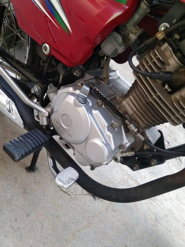 Honda 125 2022.2023model first owner ke naam hai documents clear hai 1