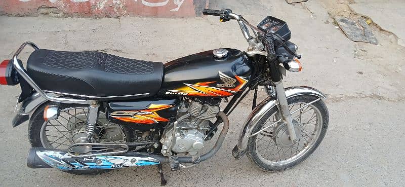 Honda 125 Black 1