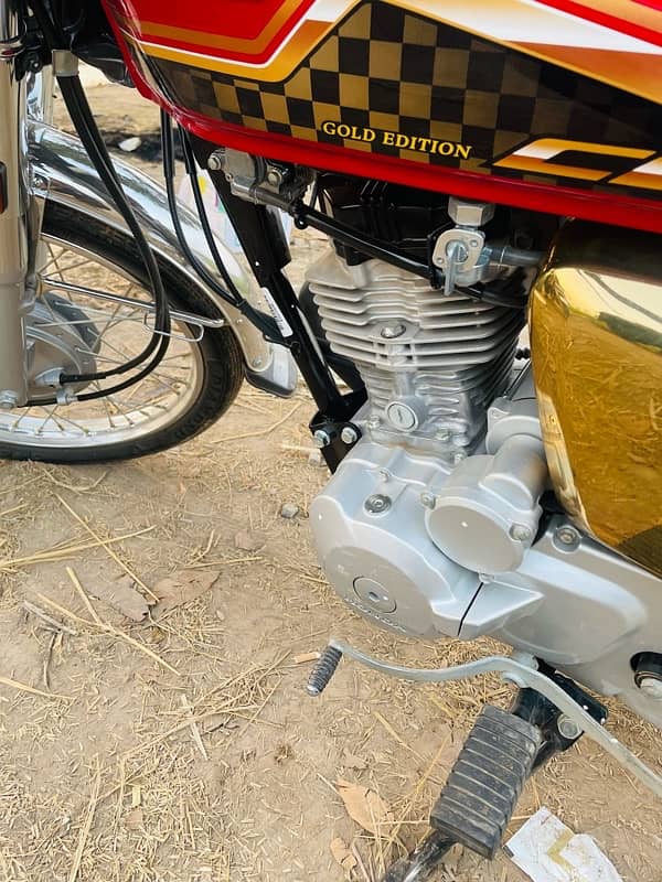 Honda CG125S Gold Edition 2