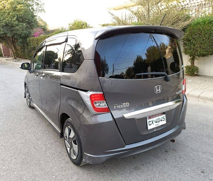 Honda Freed 2014 registered 2018 Hybrid 1.5 Automatic 6 Seater 3