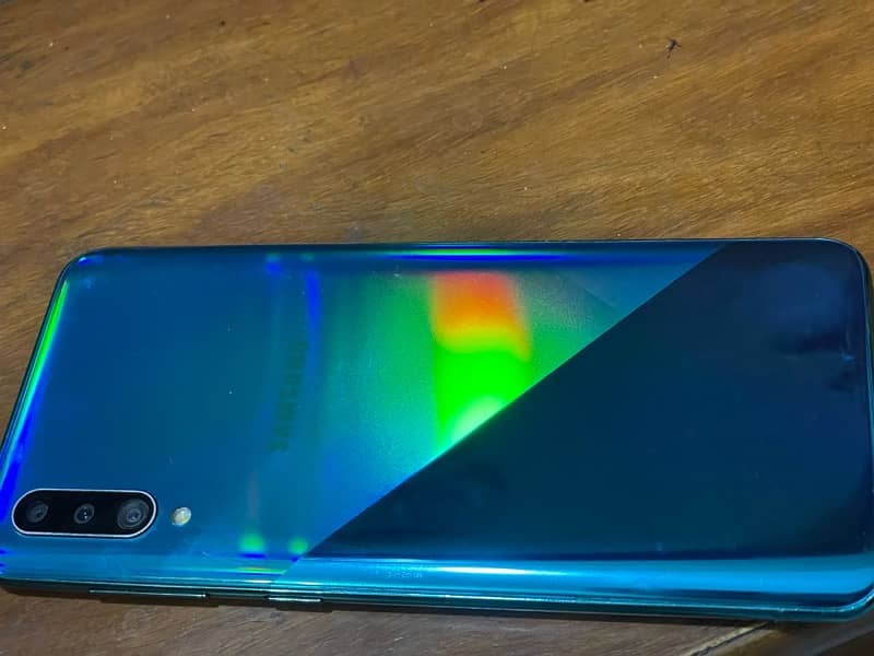 Samsung Galaxy A30s 0