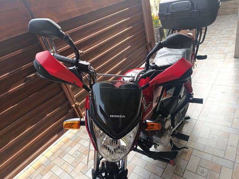 Honda CB 125 F Sporty Special Edition Brand New condition for Sale 1