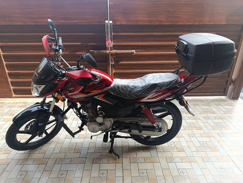 Honda CB 125 F Sporty Special Edition Brand New condition for Sale 3