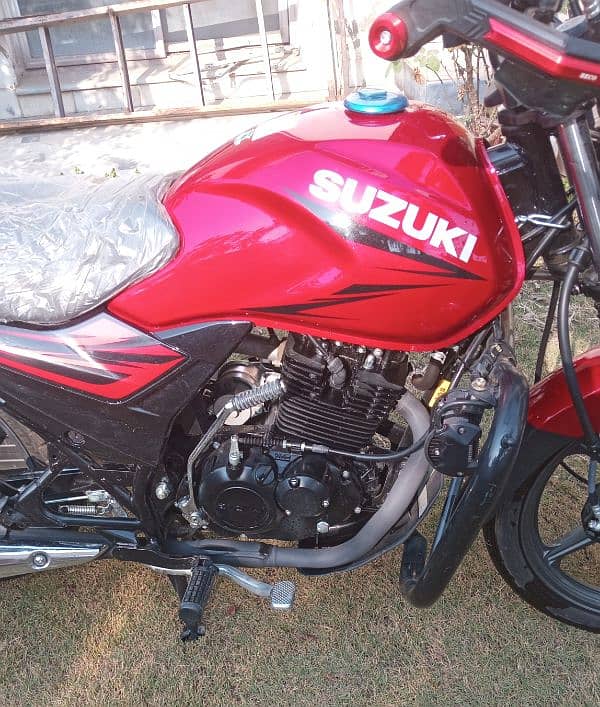 Suzuki GR 150  Model 2022 6