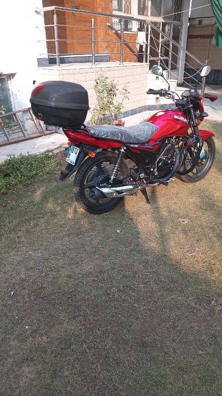 Suzuki GR 150  Model 2022 9